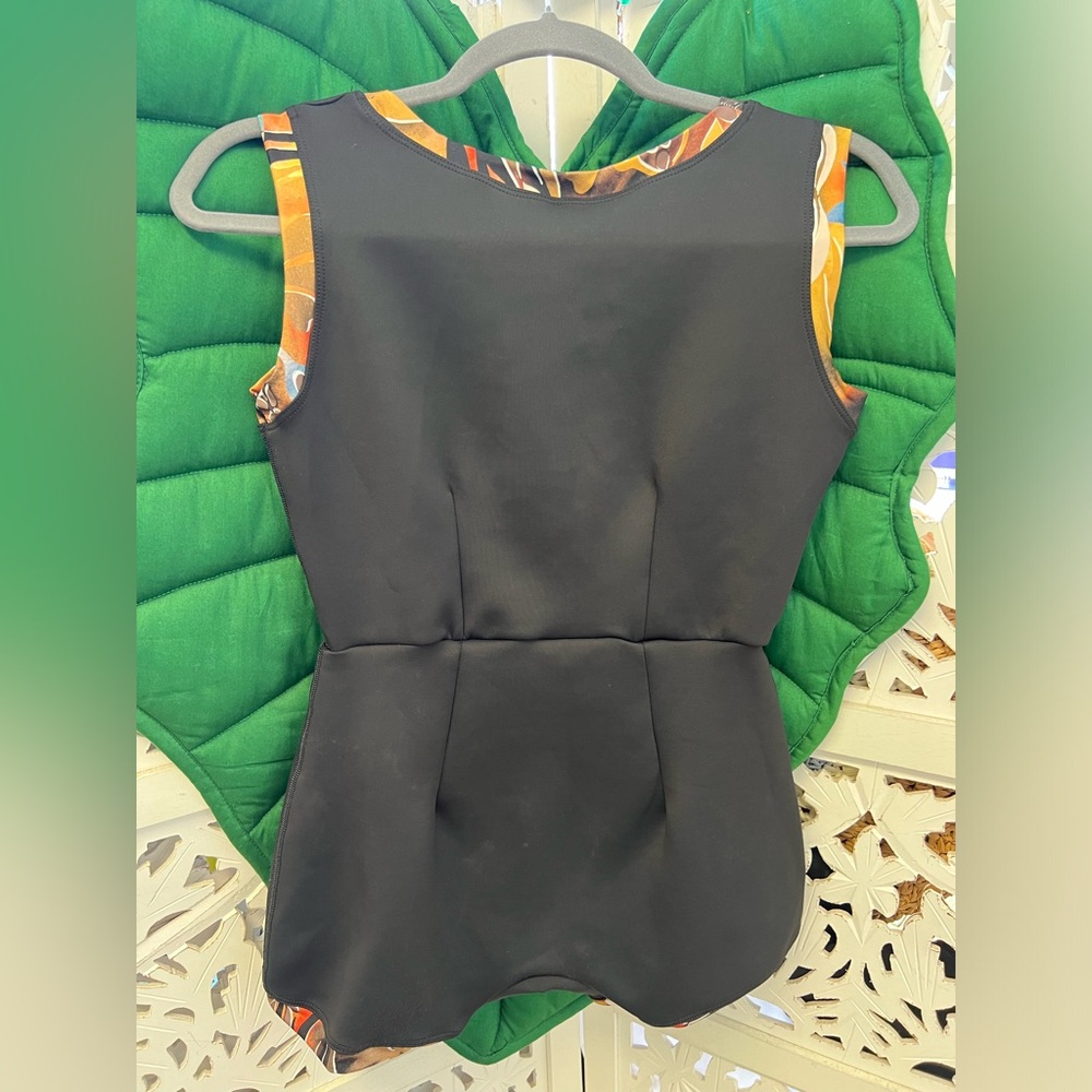 Seea women’s one piece spring suit surf suit. Black, tank top. See measurements. - Picture 2 of 3
